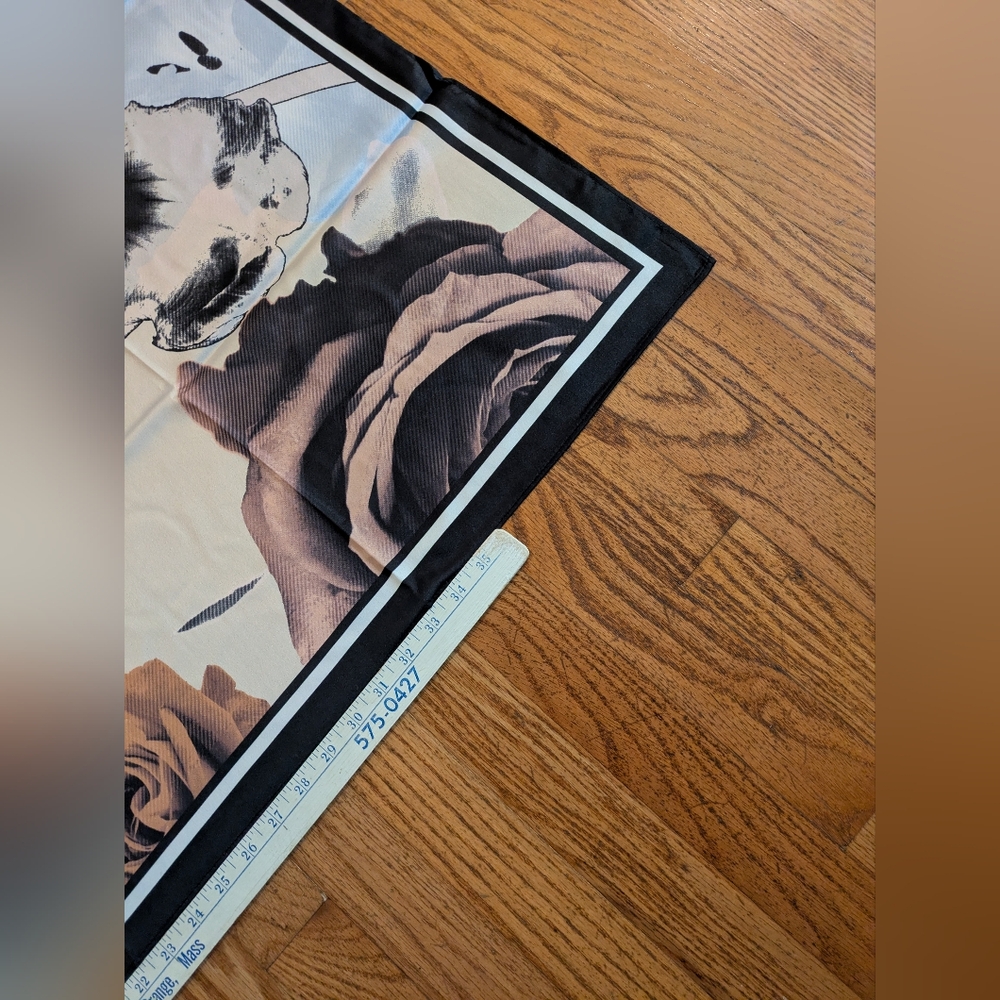NWT! Vince Camuto Black Cream Rose Scarf 100% Polyester - Picture 5 of 9